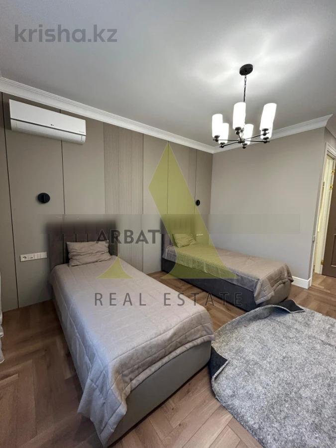 Фото Квартира, 4 комн, 150 м², 1/6 эт.