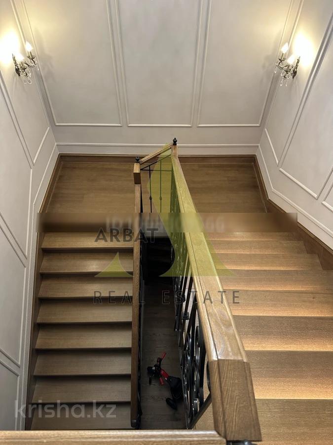 Фото Квартира, 5 комн, 230 м², 1/2 эт., 2010 г.п.