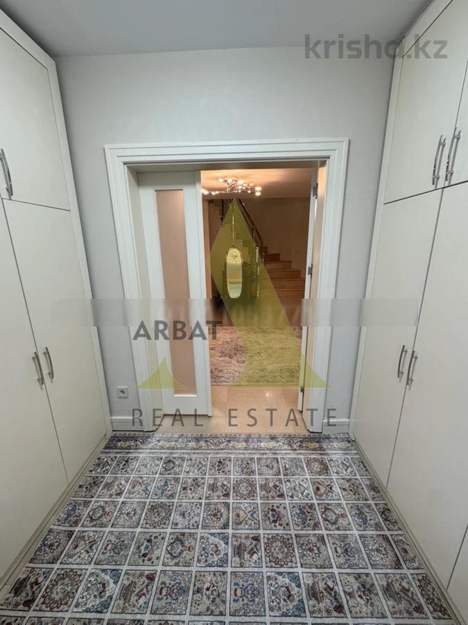 Фото Квартира, 5 комн, 220 м², 2 эт., 2007 г.п.