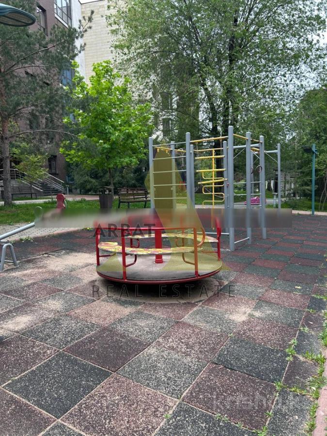 Фото Квартира, 4 комн, 150 м², 1/6 эт.