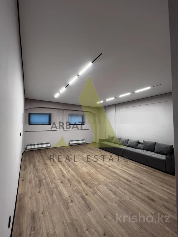 Фото Квартира, 5 комн, 227 м², 1/5 эт.