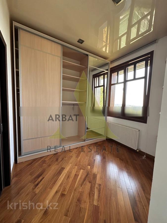 Фото Квартира, 4 комн, 216 м², 4/4 эт., 2009 г.п.