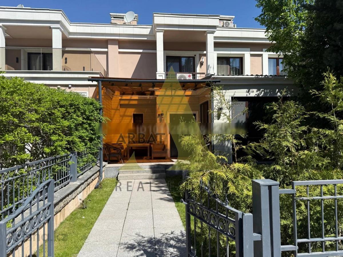 Фото Квартира, 5 комн, 270 м², 1/3 эт., 2007 г.п.