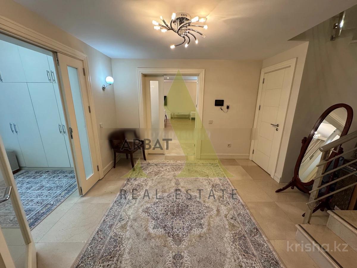 Фото Квартира, 5 комн, 220 м², 2 эт.
