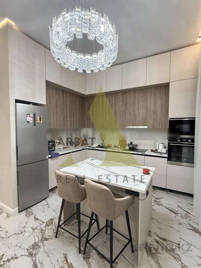 Фото Квартира, 4 комн, 156 м², 2/3 эт.