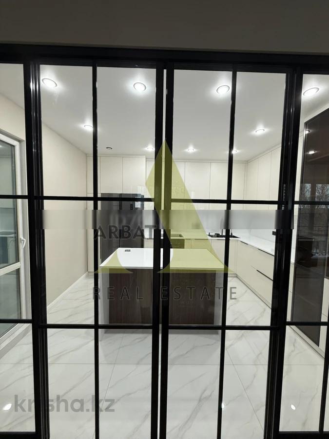 Фото Квартира, 4 комн, 185 м², 4/5 эт.