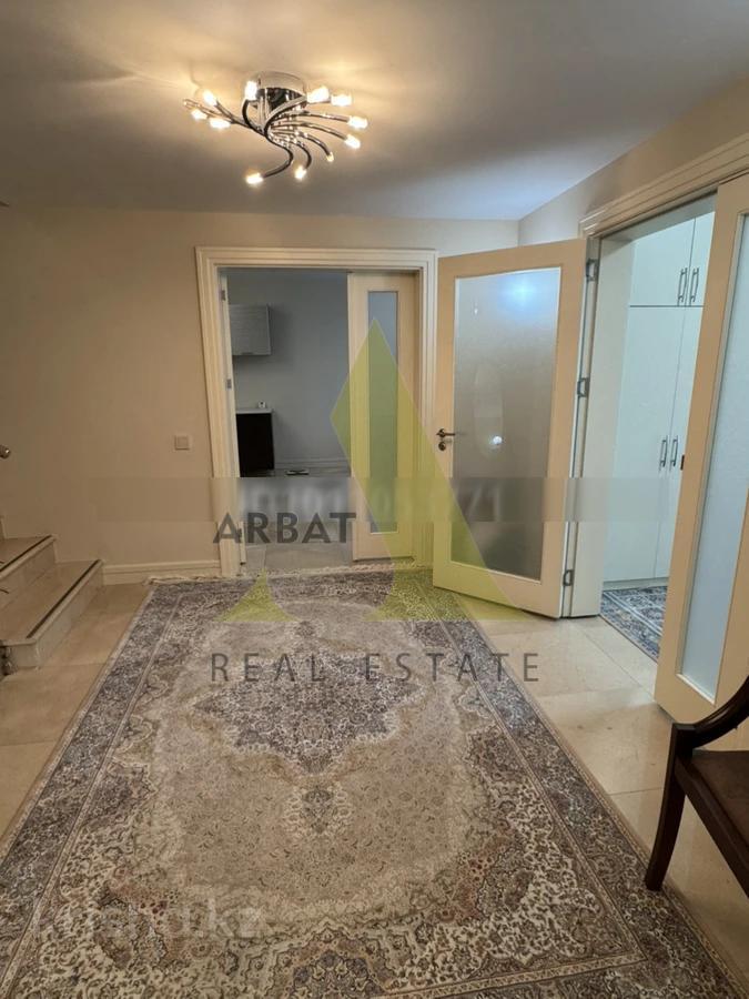 Фото Квартира, 5 комн, 220 м², 2 эт., 2007 г.п.