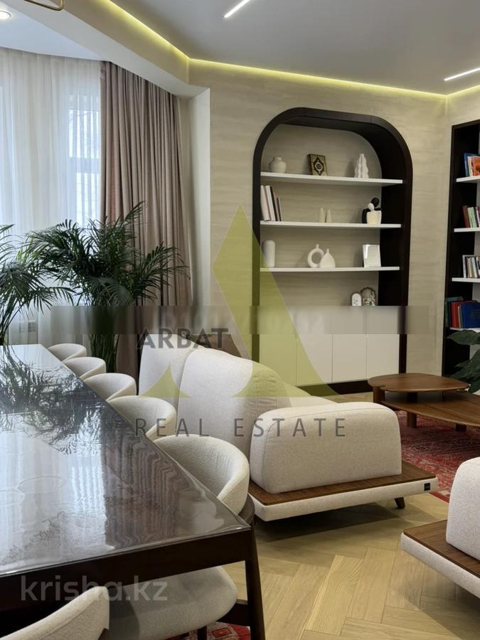 Фото Квартира, 5 комн, 210 м², 2/6 эт., 2013 г.п.