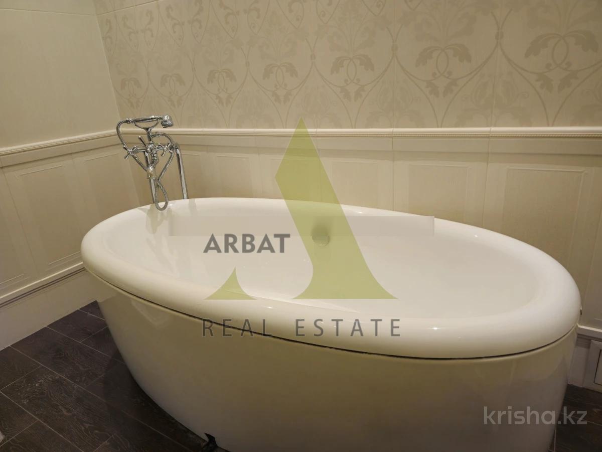 Фото Квартира, 5 комн, 364 м², 3/4 эт., 2011 г.п.