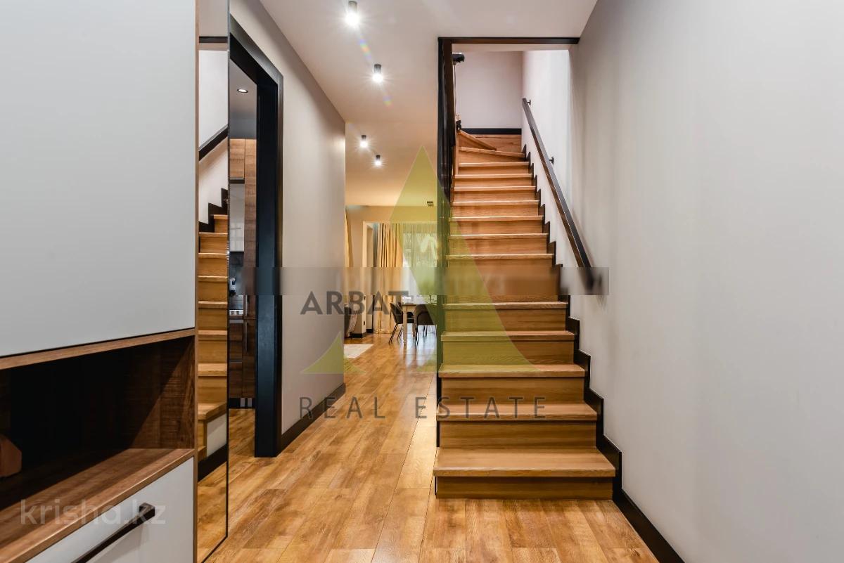 Фото Отдельный дом, 5 комн, 240м²