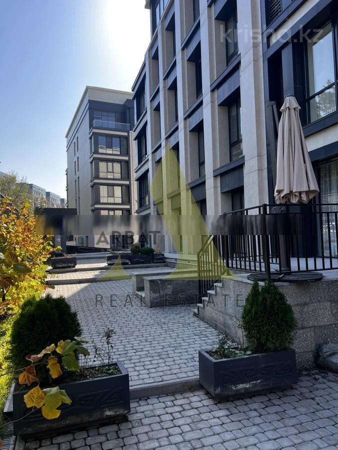 Фото Квартира, 5 комн, 227 м², 1/5 эт.