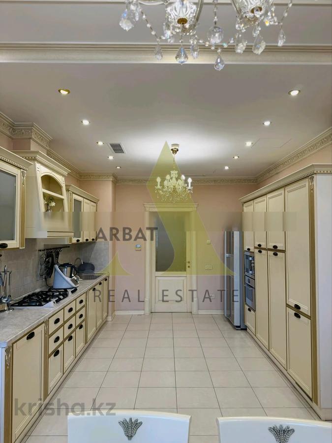Фото Квартира, 4 комн, 230 м², 3/3 эт., 2009 г.п.