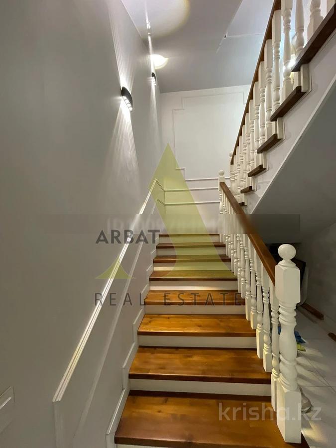 Фото Отдельный дом, 7 комн, 300м²