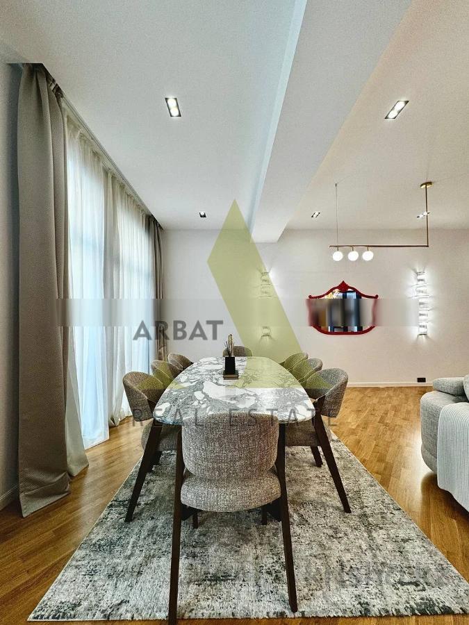 Фото Квартира, 4 комн, 210 м², 2/3 эт., 2020 г.п.
