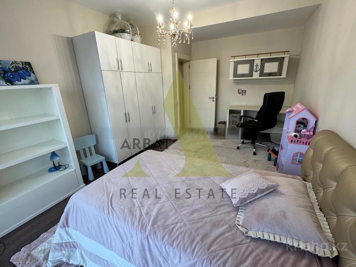Фото Квартира, 5 комн, 220 м², 2 эт.