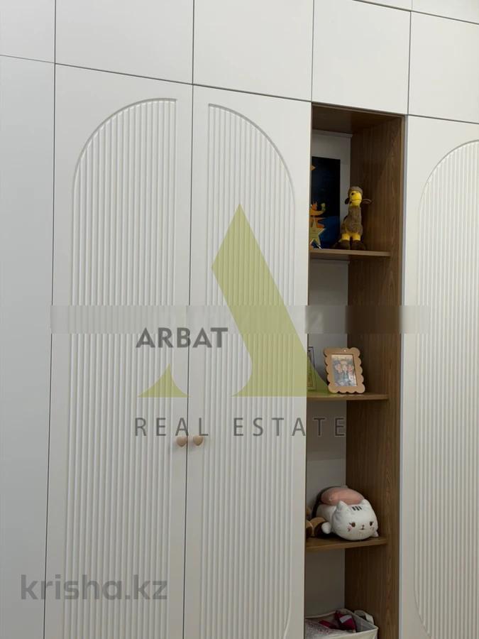 Фото Квартира, 5 комн, 210 м², 2/6 эт., 2013 г.п.