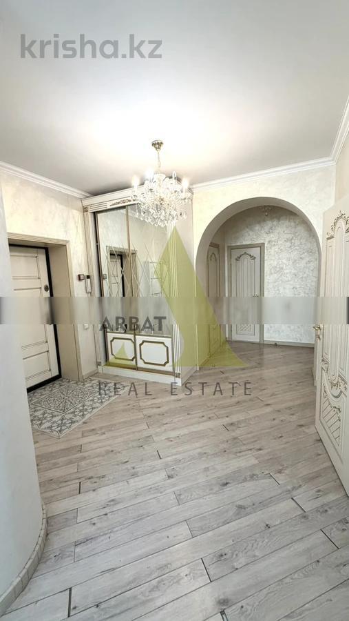 Фото Квартира, 3 комн, 110 м², 8/12 эт.