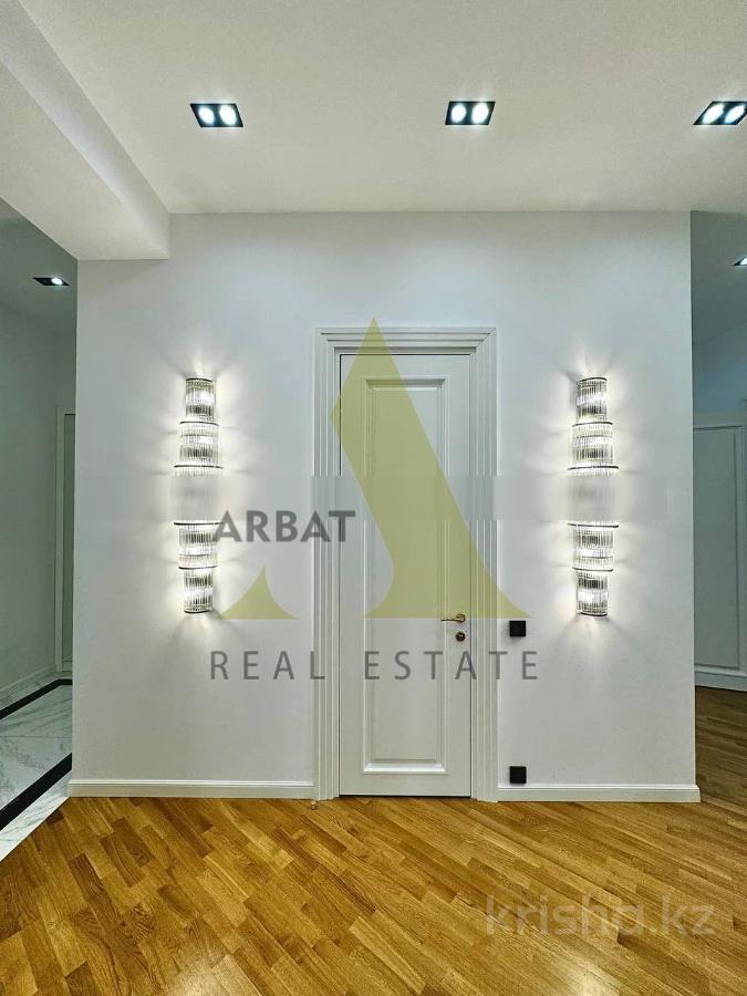 Фото Квартира, 4 комн, 210 м², 2/3 эт., 2020 г.п.
