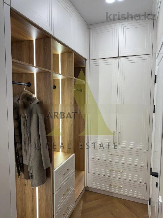 Фото Квартира, 4 комн, 140 м², 1/4 эт.