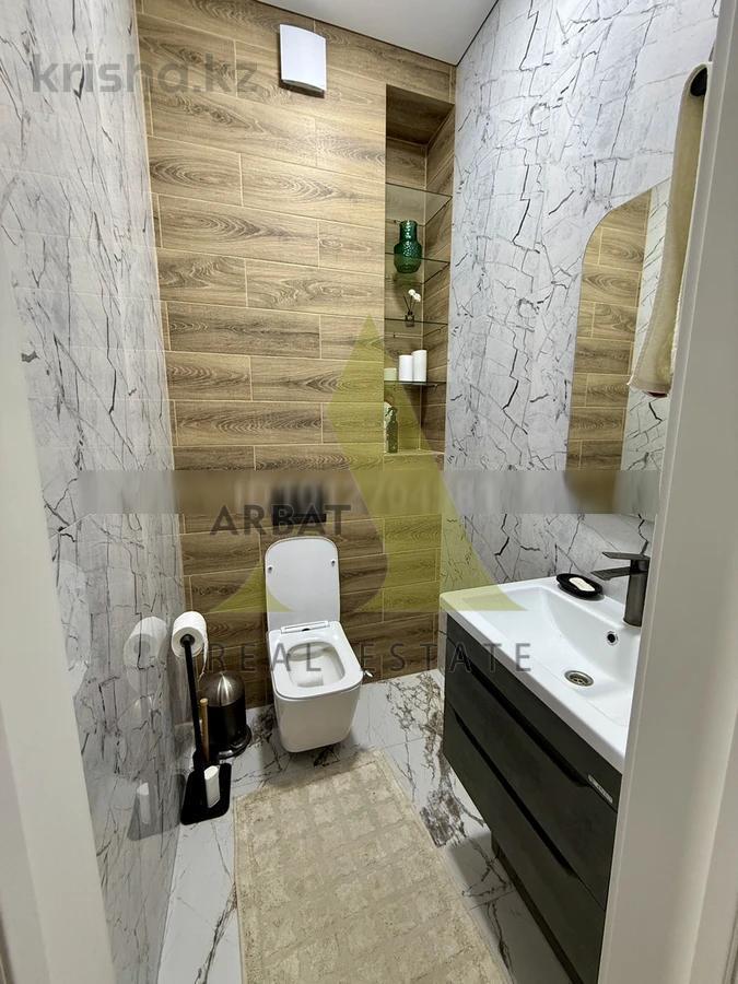 Фото Квартира, 4 комн, 156 м², 2/3 эт.
