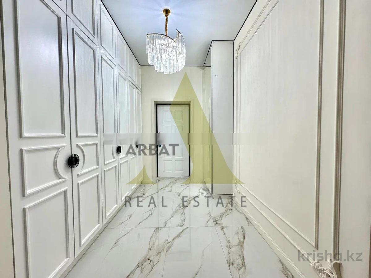 Фото Квартира, 4 комн, 200 м², 3/6 эт., 2013 г.п.