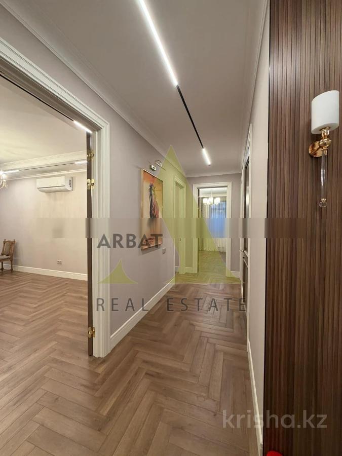 Фото Квартира, 4 комн, 150 м², 1/6 эт.