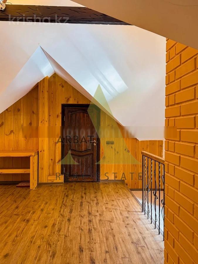 Фото Отдельный дом, 7 комн, 300м²