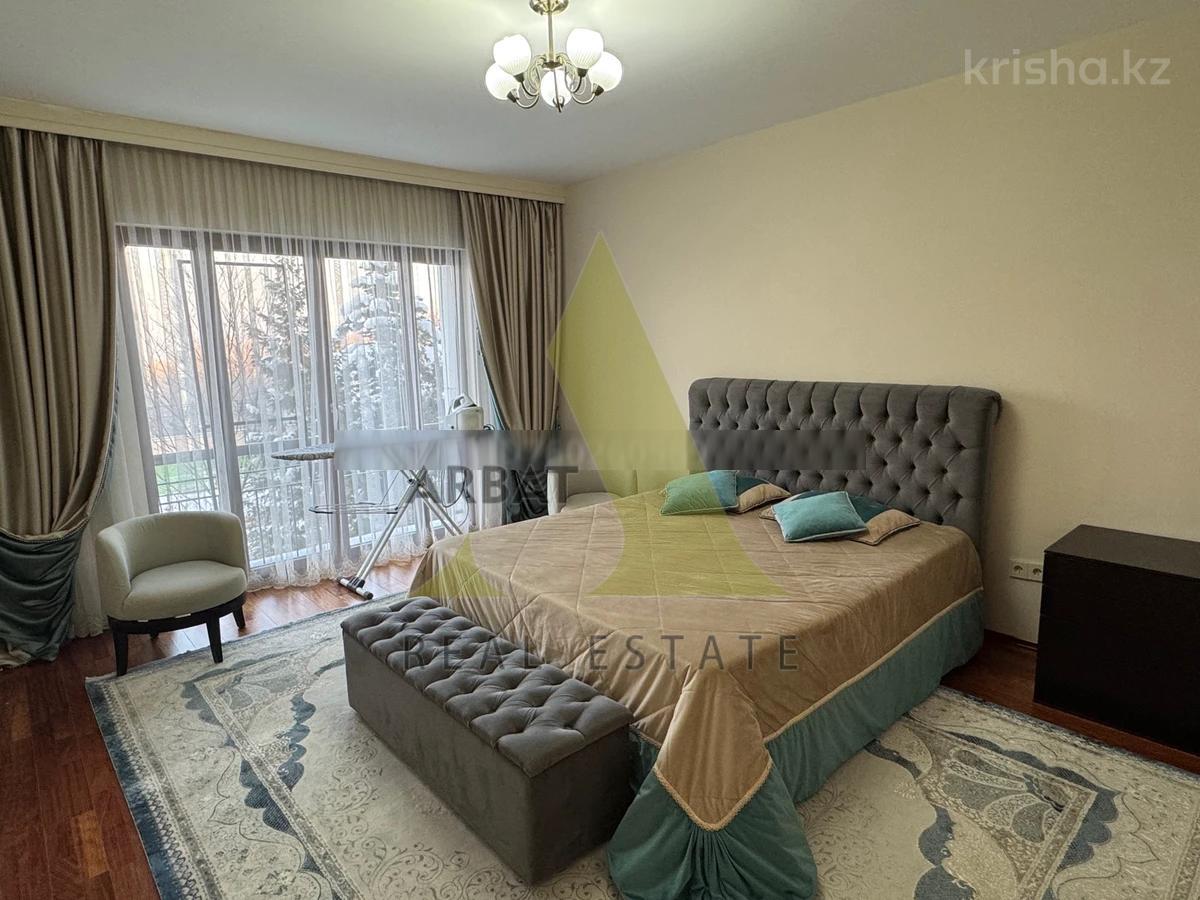 Фото Квартира, 5 комн, 220 м², 2 эт.