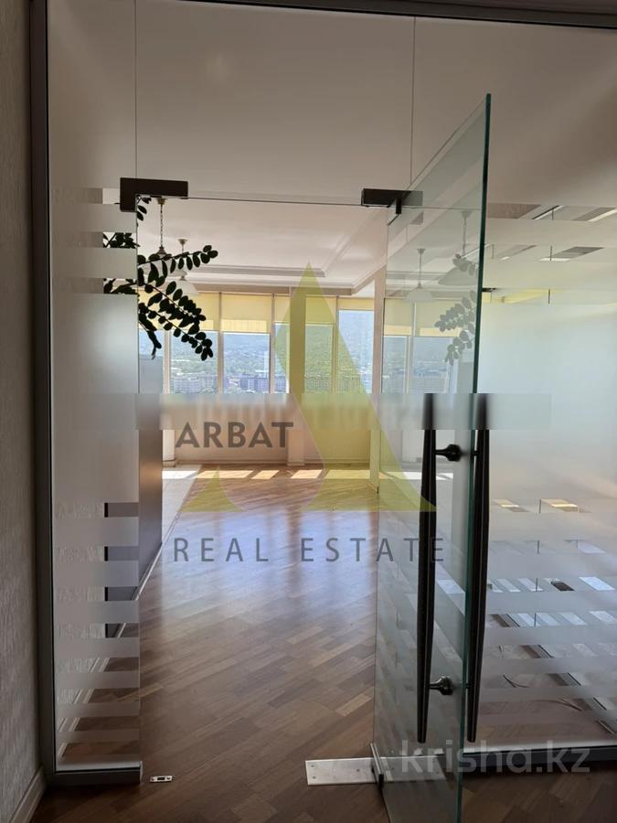 Фото Квартира, 3 комн, 165 м², 23/30 эт., 2010 г.п.