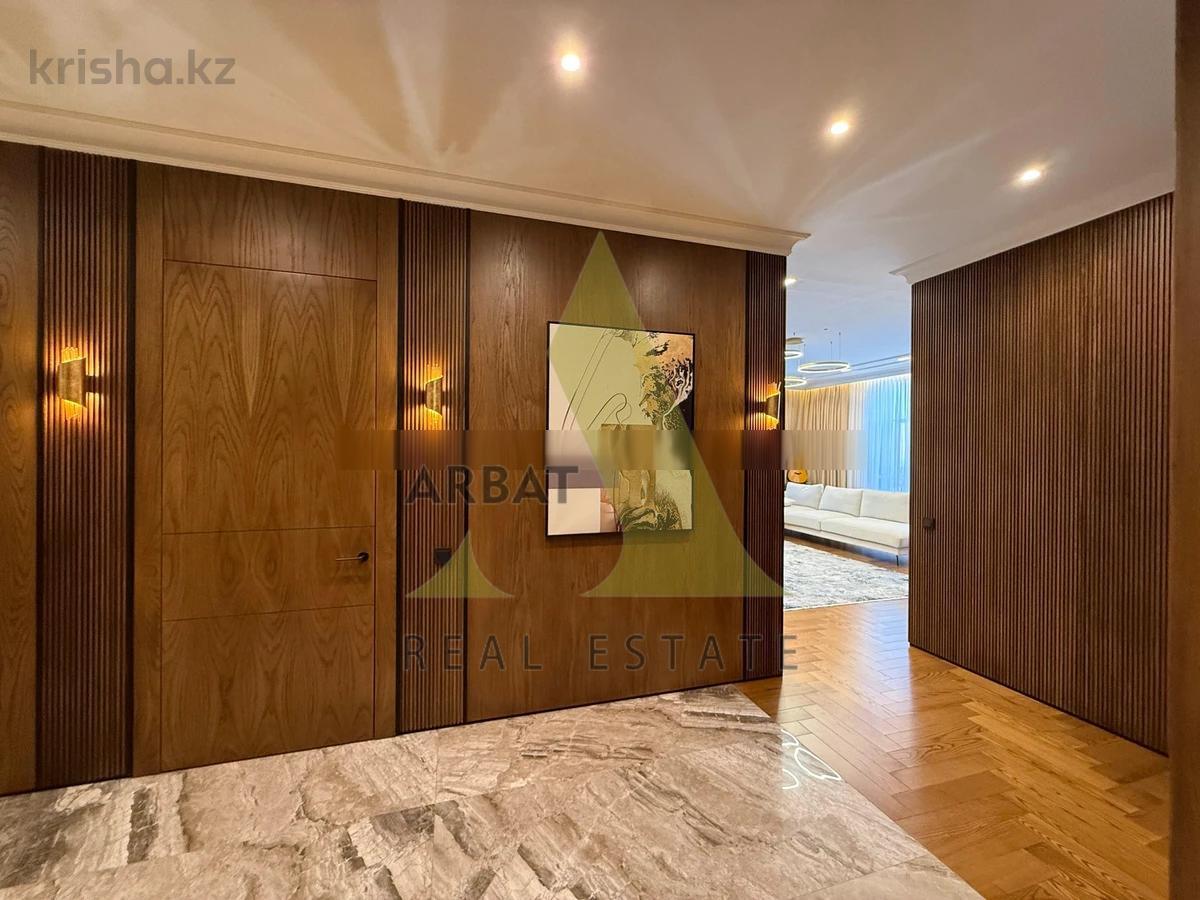 Фото Квартира, 3 комн, 165 м², 1/3 эт., 2019 г.п.