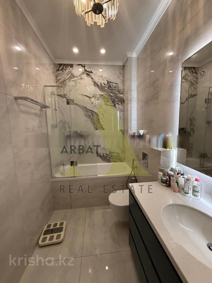 Фото Квартира, 3 комн, 95 м², 2/3 эт.