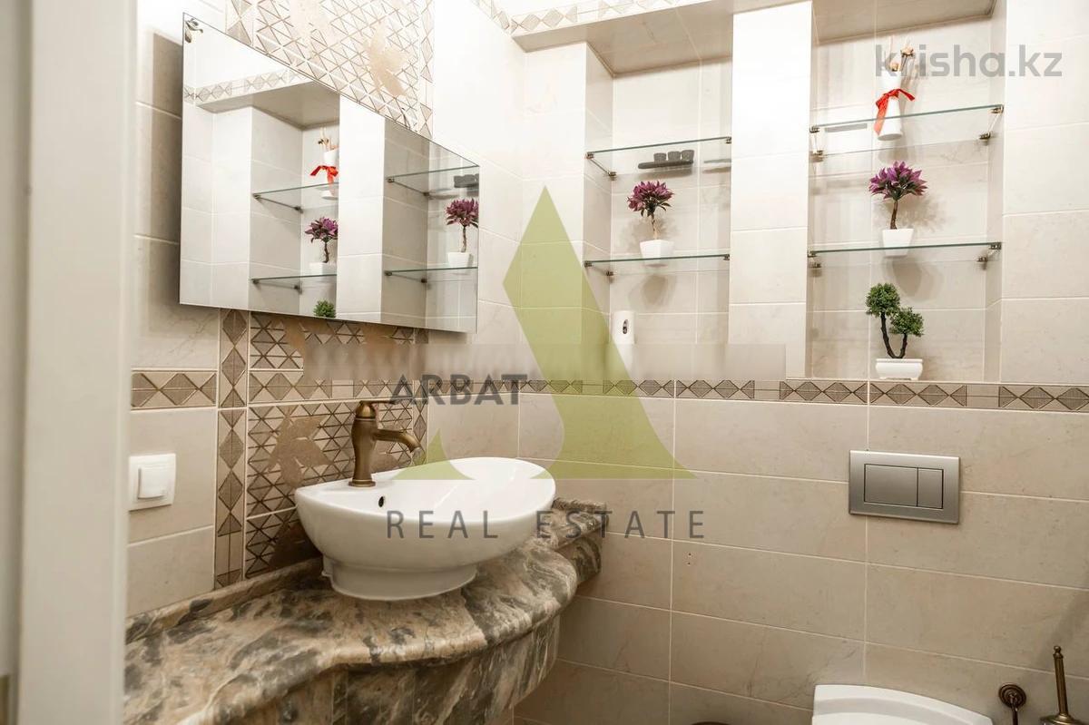 Фото Квартира, 8 комн, 433 м², 3/4 эт., 2011 г.п.