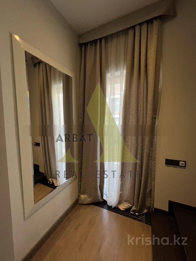 Фото Квартира, 5 комн, 185 м², 4 эт.