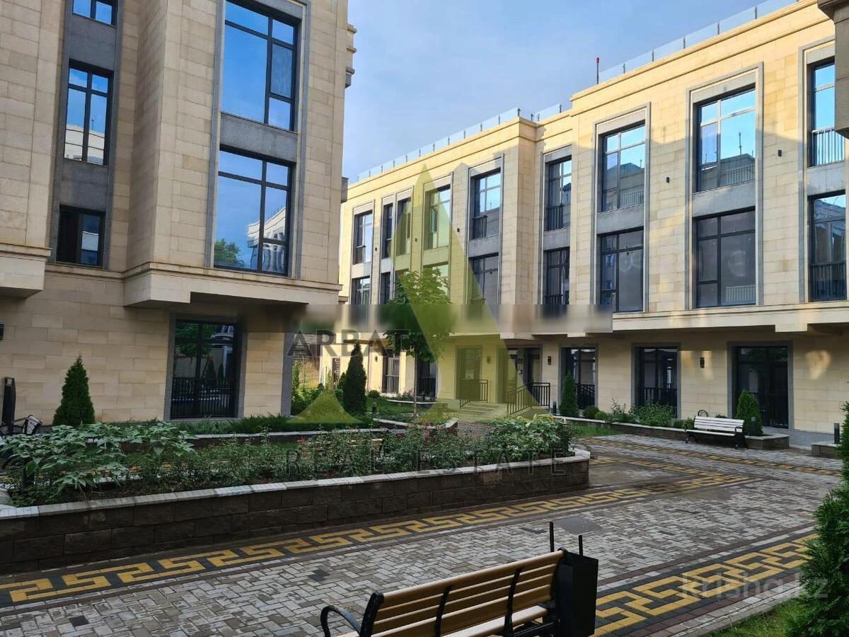 Фото Квартира, 2 комн, 68 м², 1/3 эт., 2020 г.п.