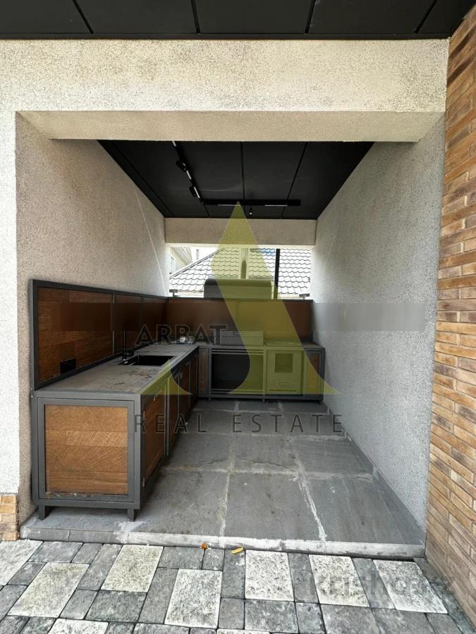 Фото Отдельный дом, 7 комн, 400м²