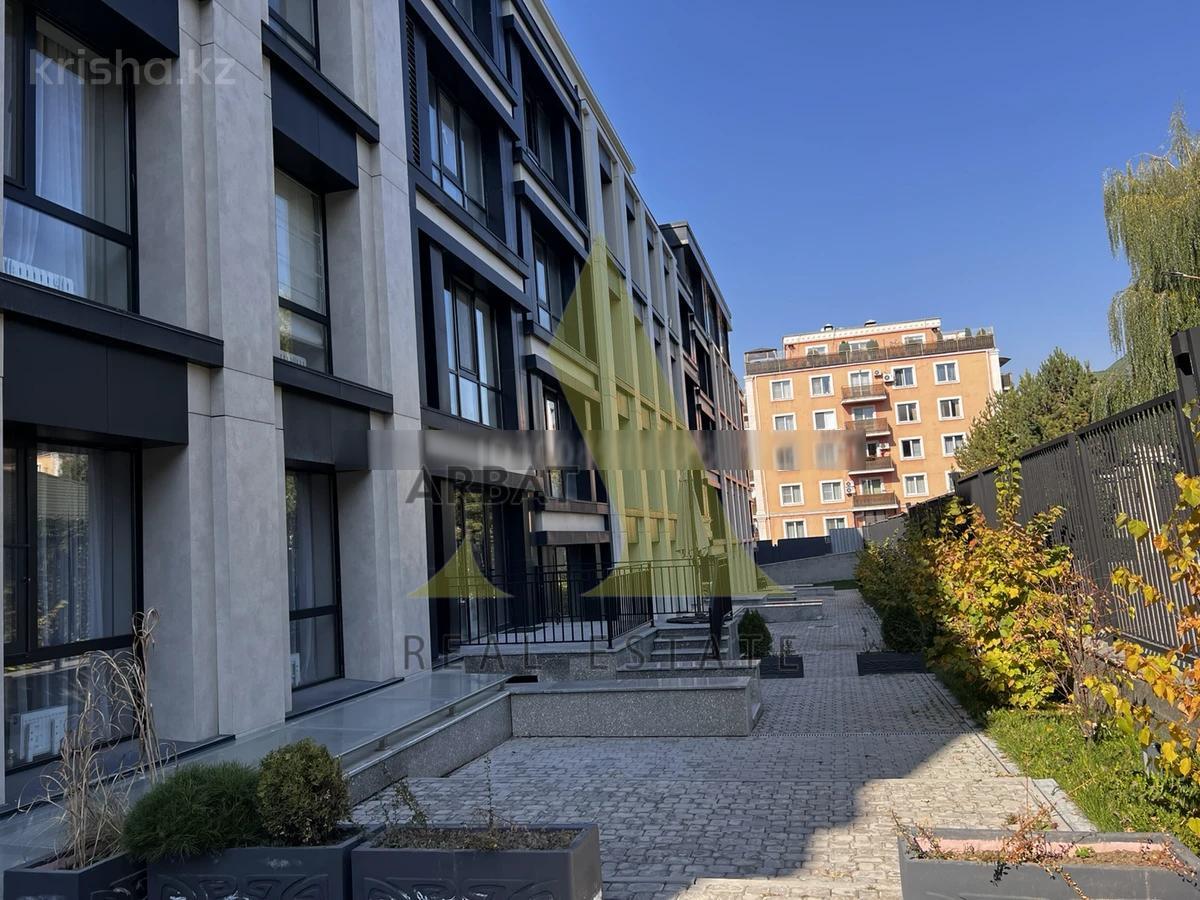 Фото Квартира, 5 комн, 227 м², 1/5 эт.