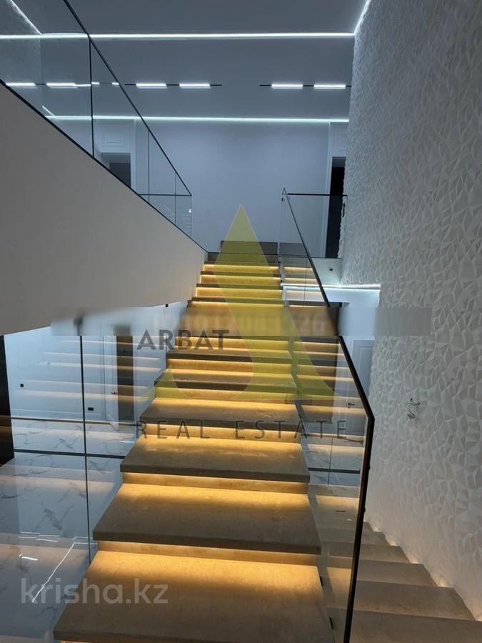 Фото Отдельный дом, 7 комн, 330м²