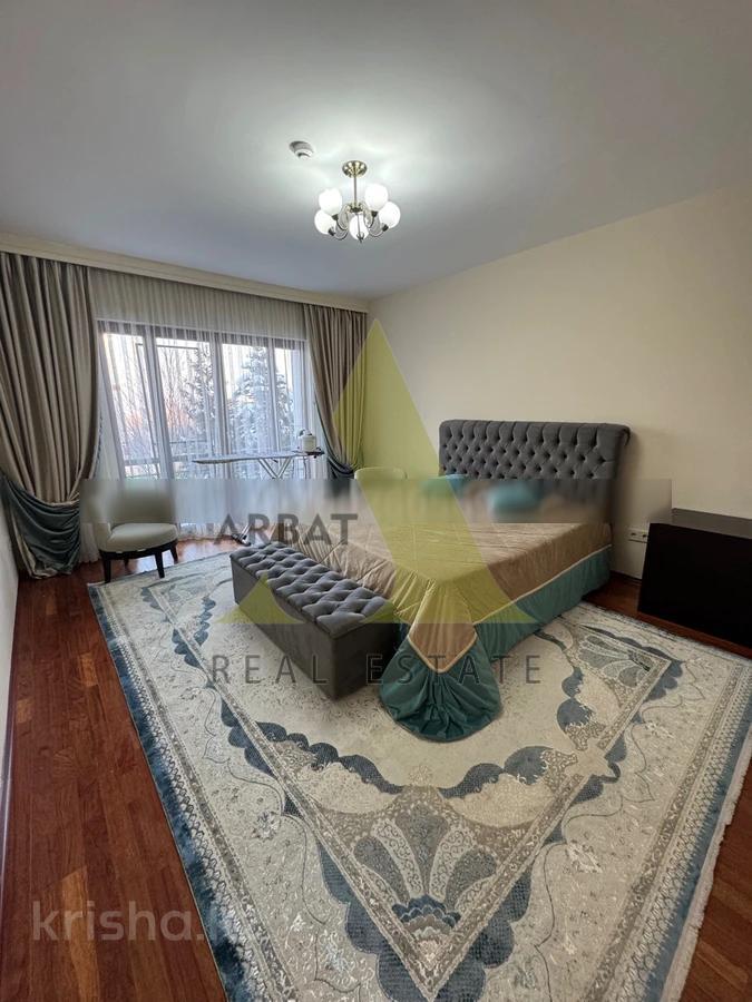 Фото Квартира, 5 комн, 220 м², 2 эт.