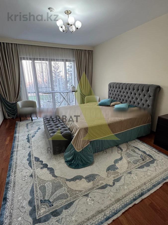Фото Квартира, 5 комн, 220 м², 2 эт.