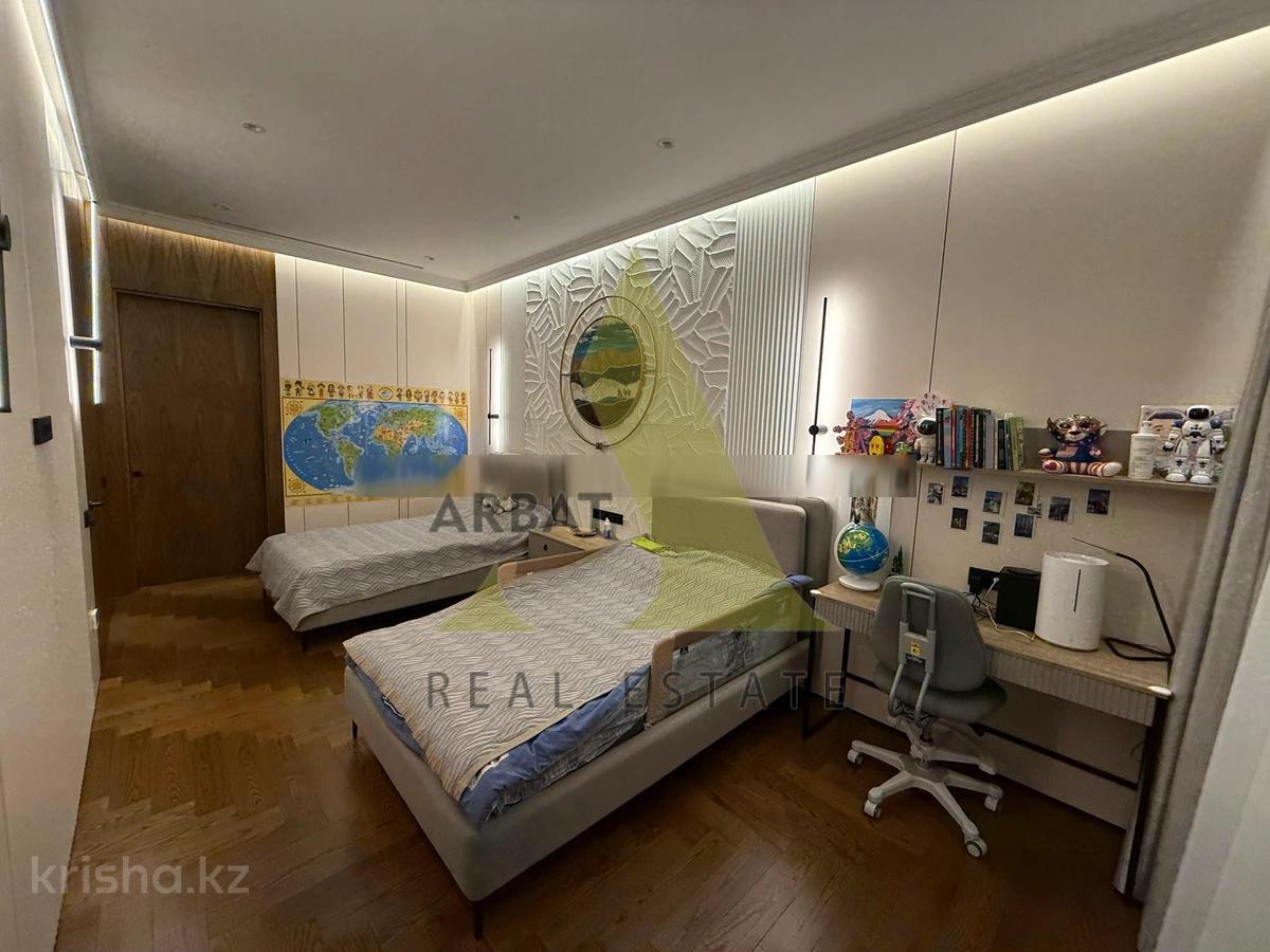 Фото Квартира, 3 комн, 165 м², 1/3 эт., 2019 г.п.