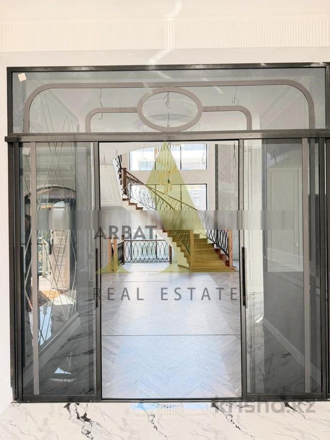 Фото Отдельный дом, 5 комн, 400м²