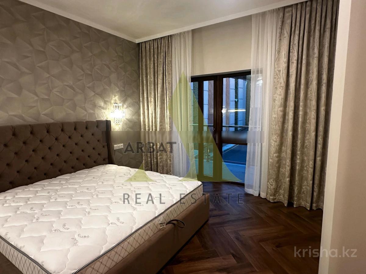 Фото Квартира, 3 комн, 111 м², 2/3 эт.