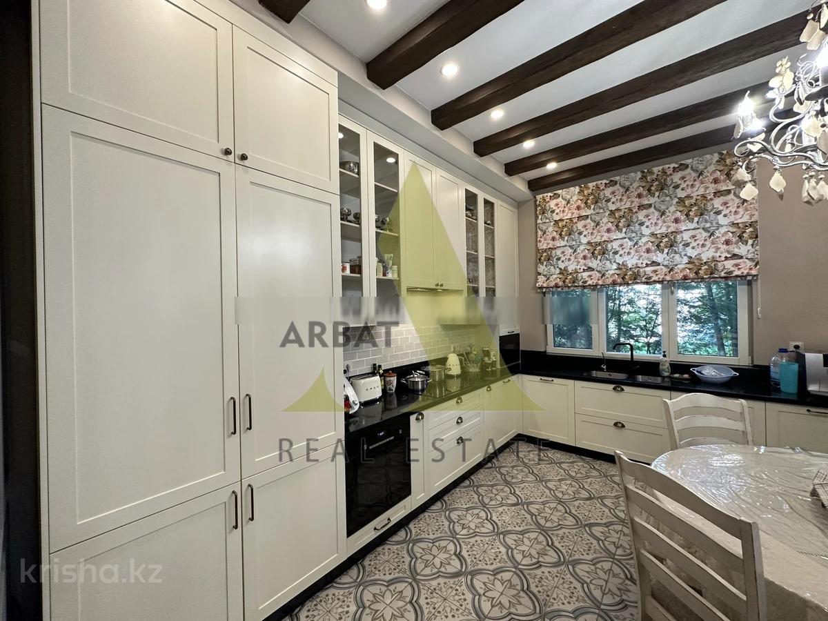 Фото Квартира, 5 комн, 230 м², 1/2 эт., 2010 г.п.