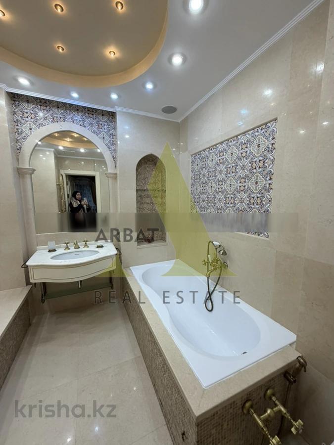 Фото Квартира, 5 комн, 220 м², 1/2 эт., 2006 г.п.