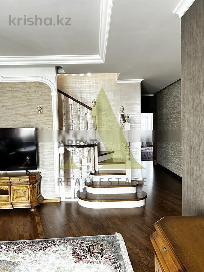 Фото Квартира, 7 комн, 450 м², 3/4 эт.