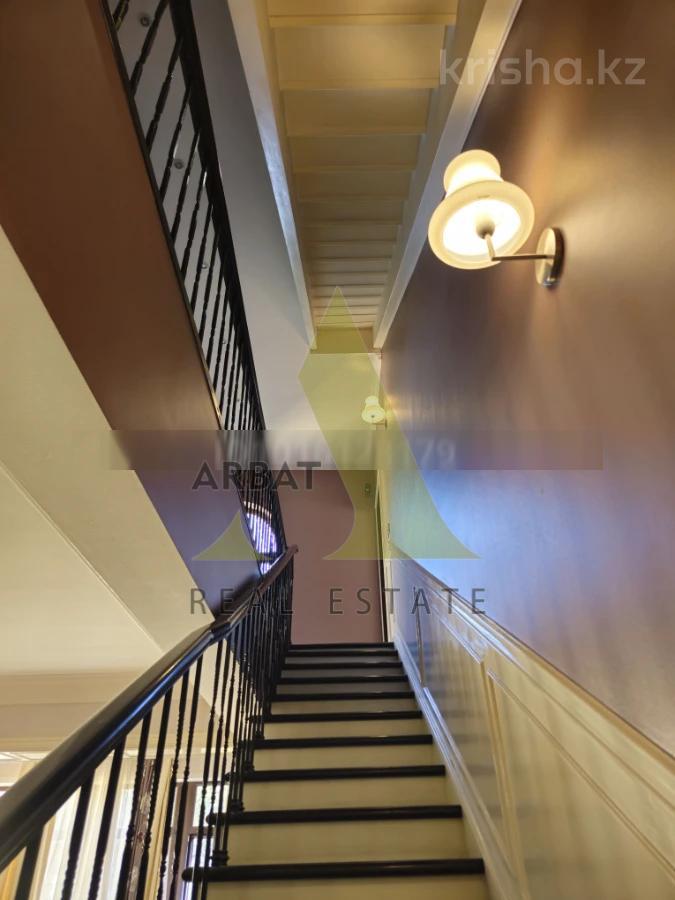 Фото Квартира, 5 комн, 364 м², 3/4 эт., 2011 г.п.