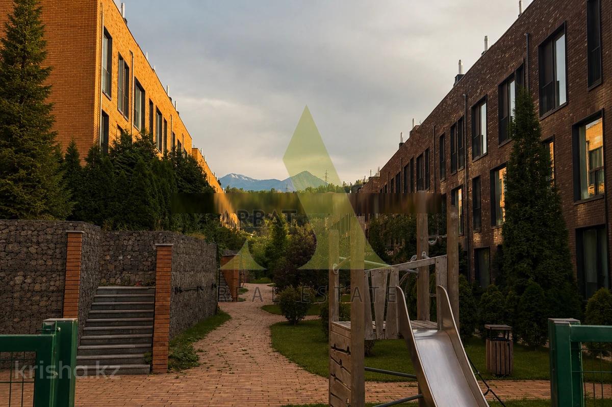 Фото Квартира, 3 комн, 101 м², 1/3 эт.