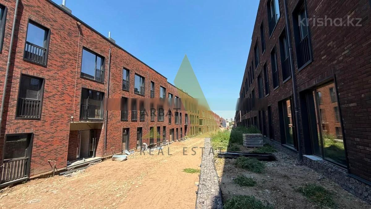 Фото Квартира, 3 комн, 101 м², 1/3 эт.