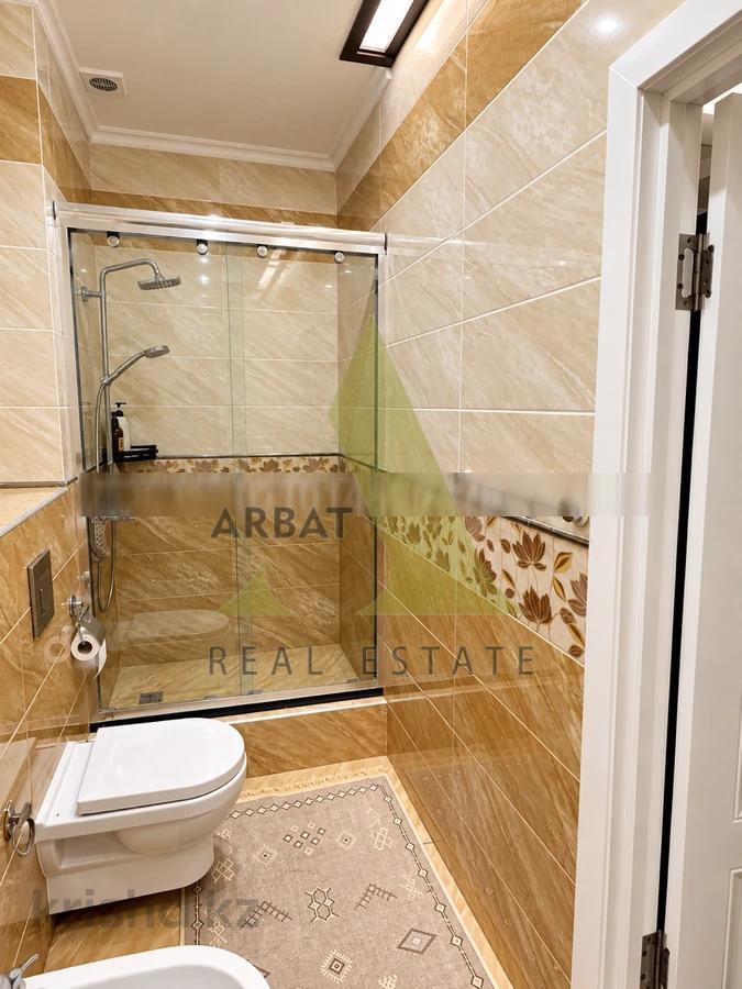 Фото Квартира, 4 комн, 200 м², 6/7 эт.