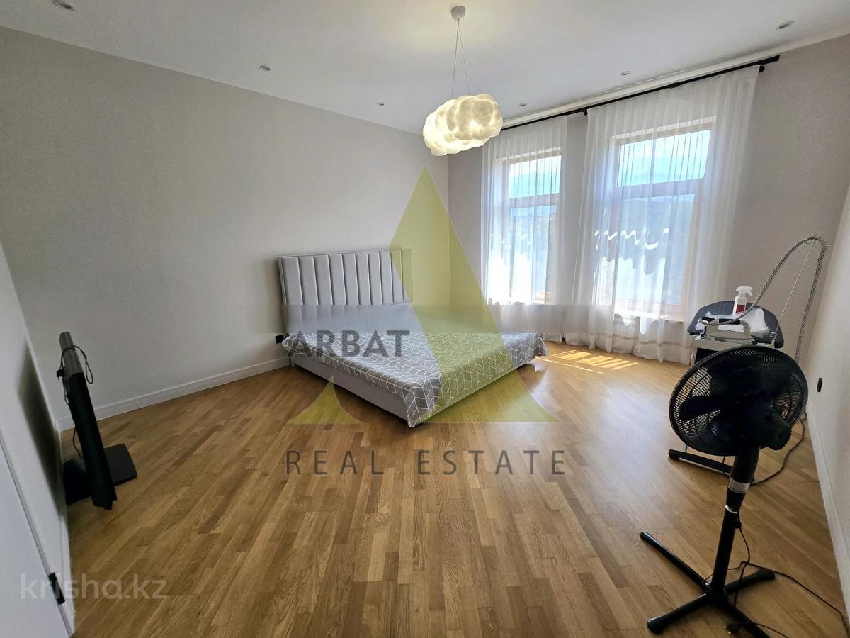 Фото Квартира, 4 комн, 160 м², 3/4 эт., 2006 г.п.